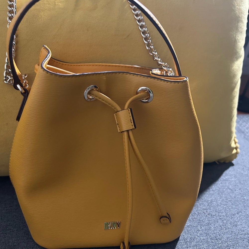 Mustard color DKNY mini hand bag. Gently used (2x)send me an offer please!! - Picture 3 of 8